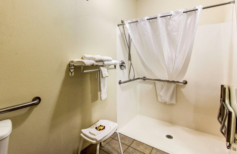 Best Western Plus Vancouver Mall Dr. Hotel & Suites photo 10