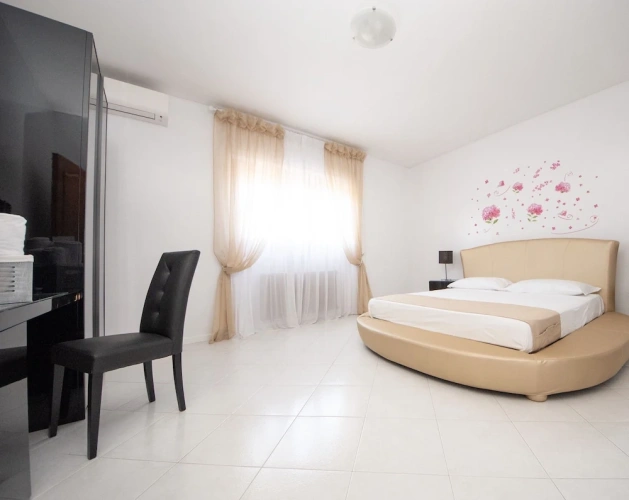 Standard Quadruple room with view