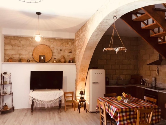 2 Bedrooms Villa