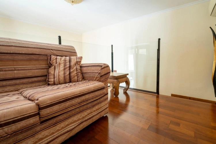 Rhona's Apartment