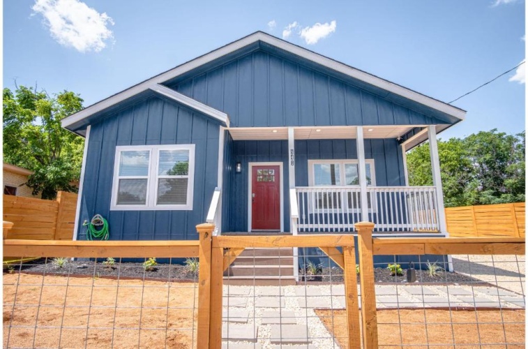 3 Bedrooms Cottage