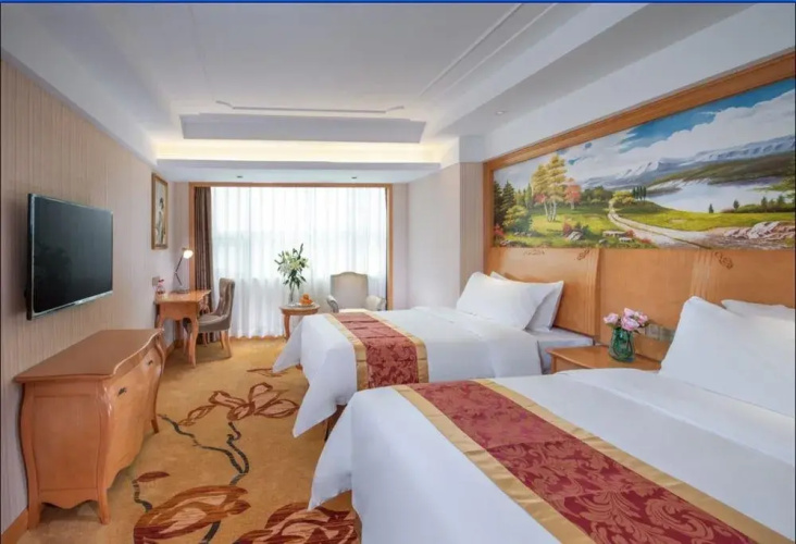 Venus Hotel Gongming Rainbow