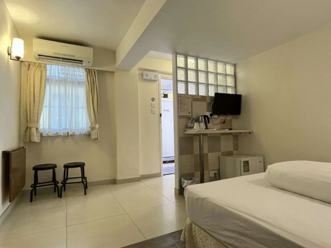 Deluxe Twin Basement room