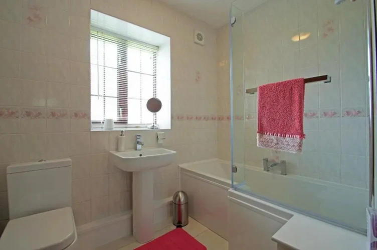 3 Bedrooms Cottage