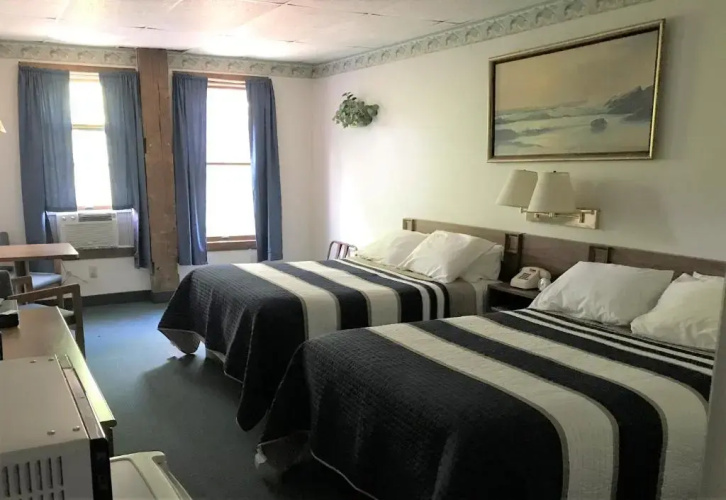Lake Ontario Motel & Inn
