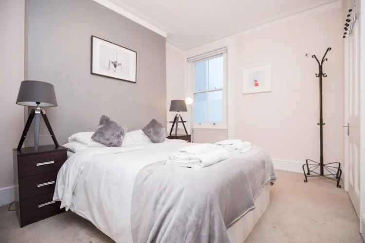 2 Bedrooms Comfort Apartment with city view