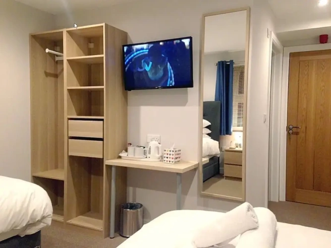 Standard Twin Basement room