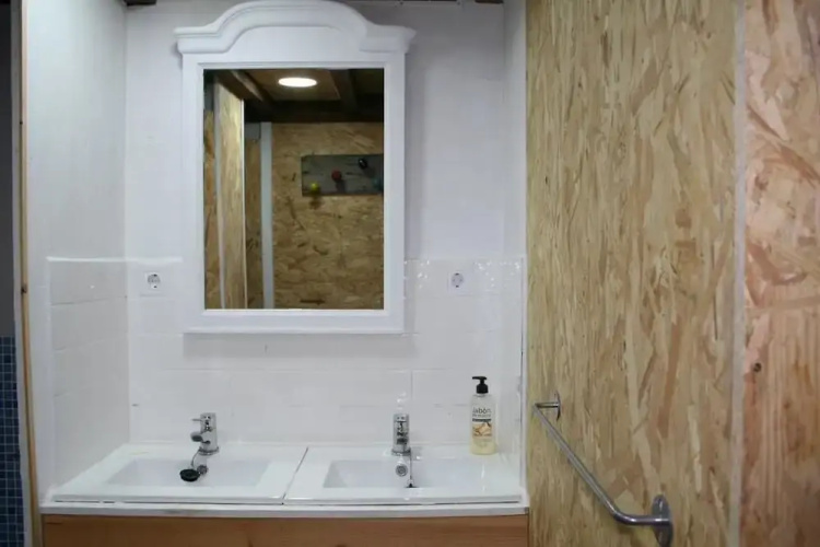 Albergue Les Xendes. Parque de Redes - Hostel