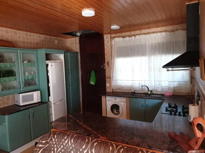 4 Bedrooms Cottage