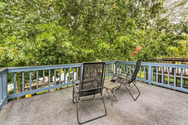 Quiet Lake Conroe Townhome w/ 2 Boat Slips!