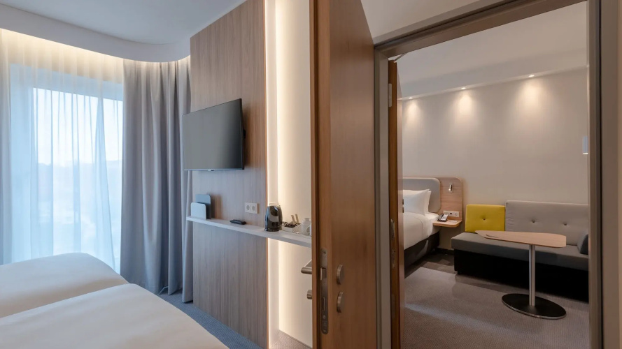 Holiday Inn Express Munich North by IHG
