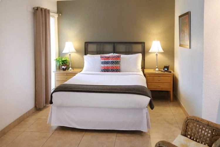 Standard Double room with water view