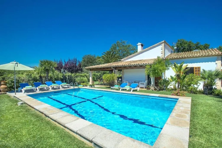 3 Bedrooms Villa