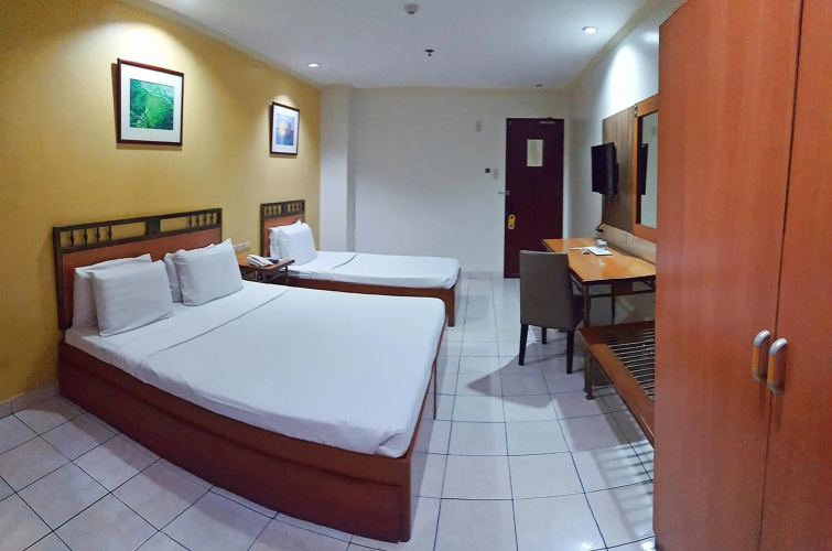 Golden Valley Hotel
