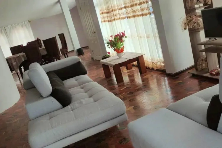 3 Bedrooms Apartment