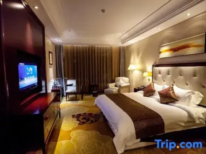 Suite with lake view