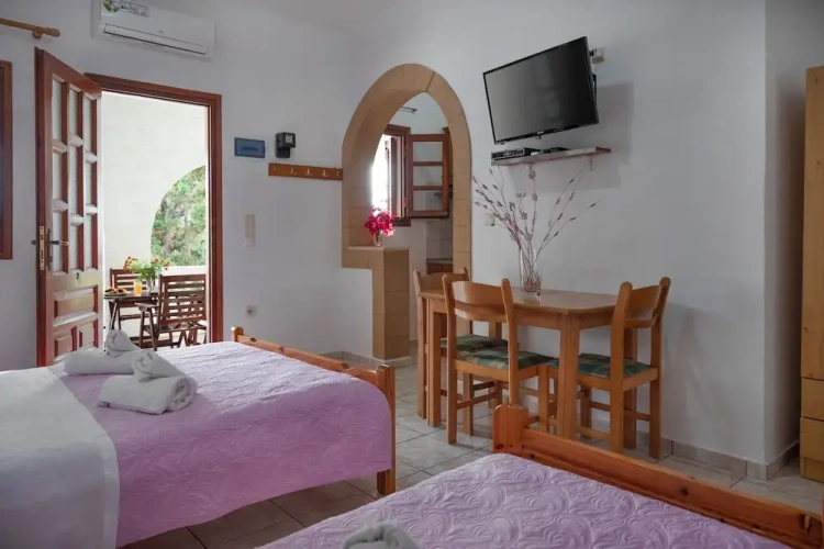 Family Studio with partial ocean view
