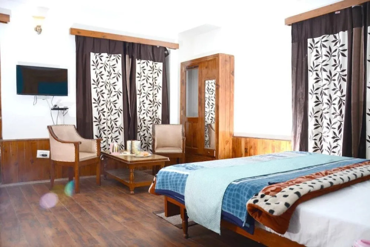 OYO 24832 Rajhans