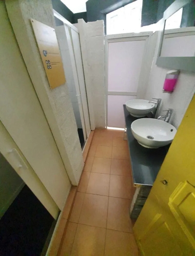 Aykibom Hostel