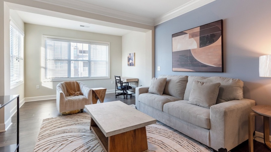 3 Bedrooms Apartment