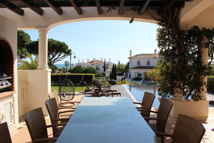 4 Bedrooms Superior Villa