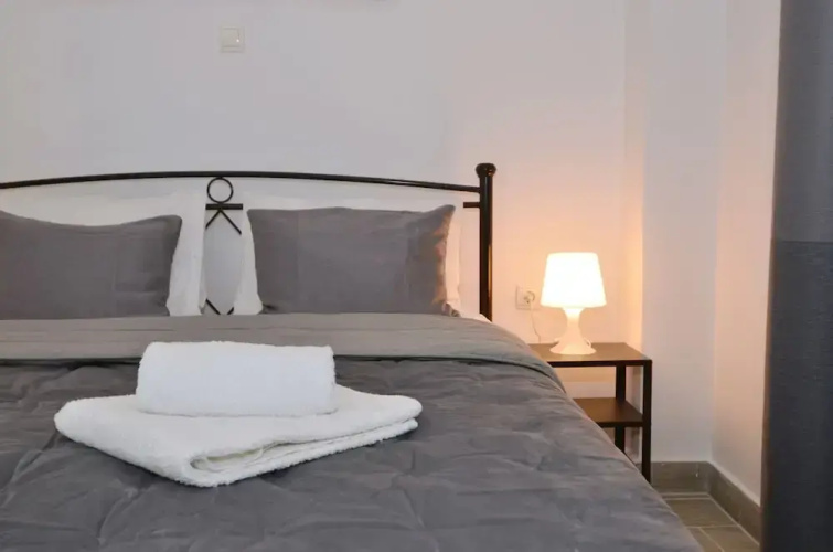 Metaxourgeio A, A Minimal Apartment