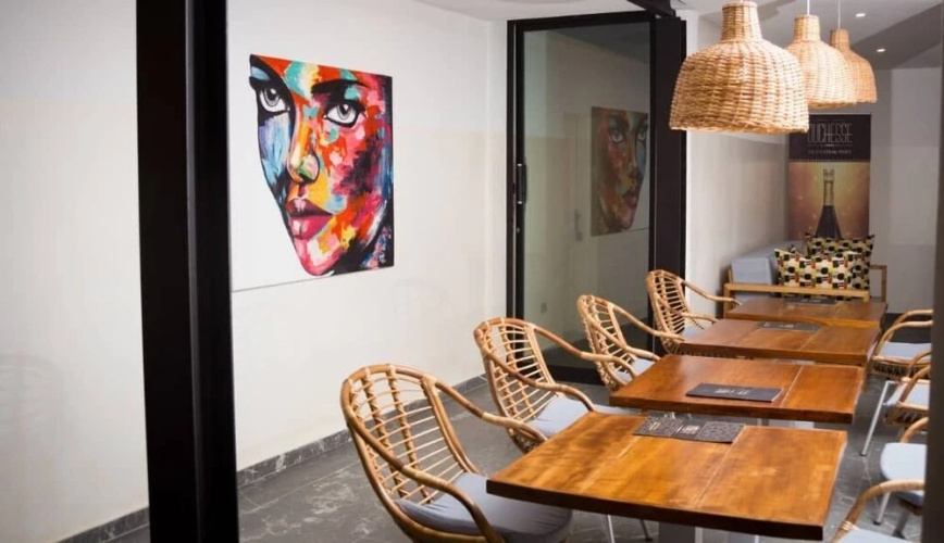 Elogia Hotel
