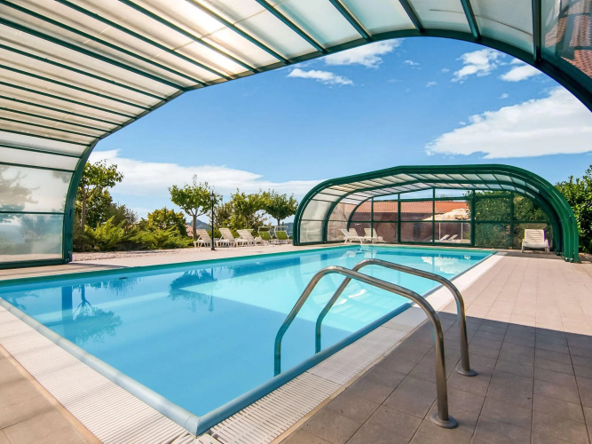 Farmhouse in Apecchio With Pool
