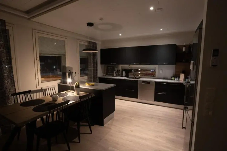 3 Bedrooms Apartment