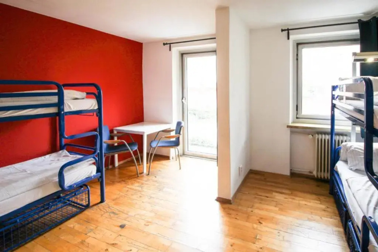 The 4 You Hostel & Hotel