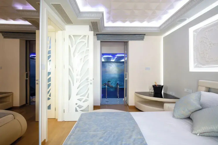 DeMaNi President Suites