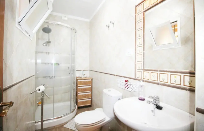 1057 Villa Maite