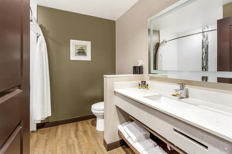 Best Western Plus Hinton Inn & Suites photo 9