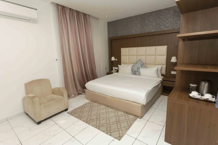 Standard Double room with city view