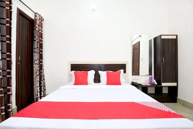 Oyo 24666 Samar Residency