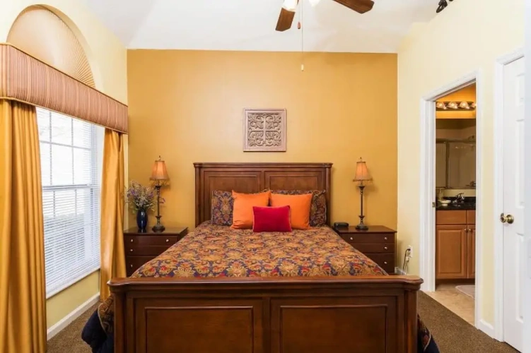6 Bedrooms Bed in Dorm