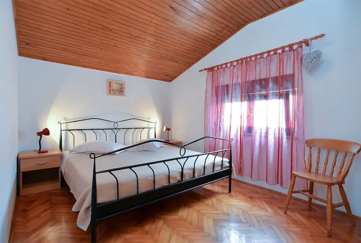 Apartment 1376