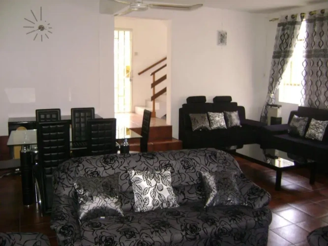 3 Bedrooms Cottage
