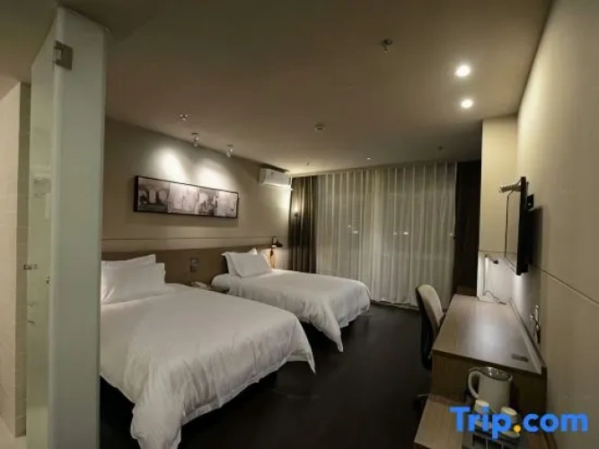 Standard Double Suite