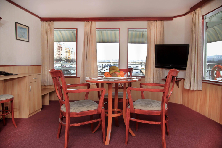 Fortuna Boat Hotel