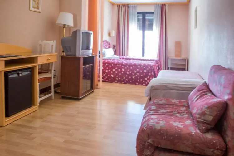 Tibur Hotel