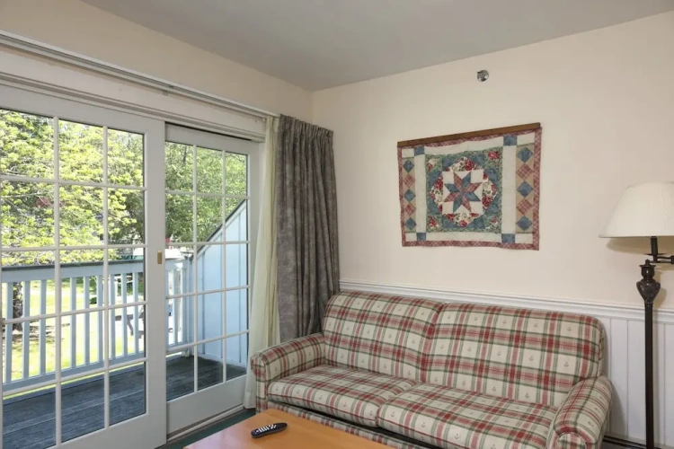 Deluxe Quadruple Suite