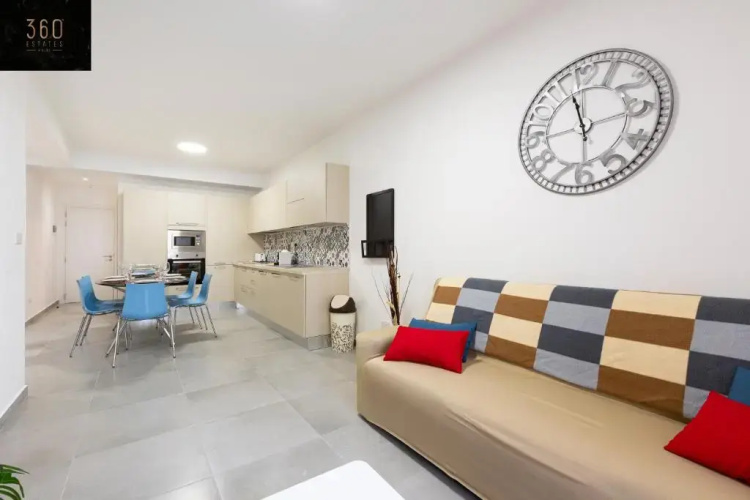Lovely & Spacious home with King sized BED & AC by 360 Estates