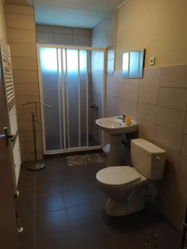 3 Bedrooms Apartment