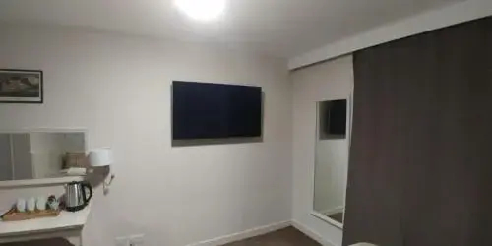 Clydebank HotelOver view