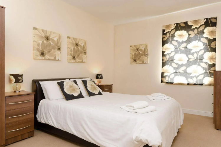 Your Stay Bristol Marsh House