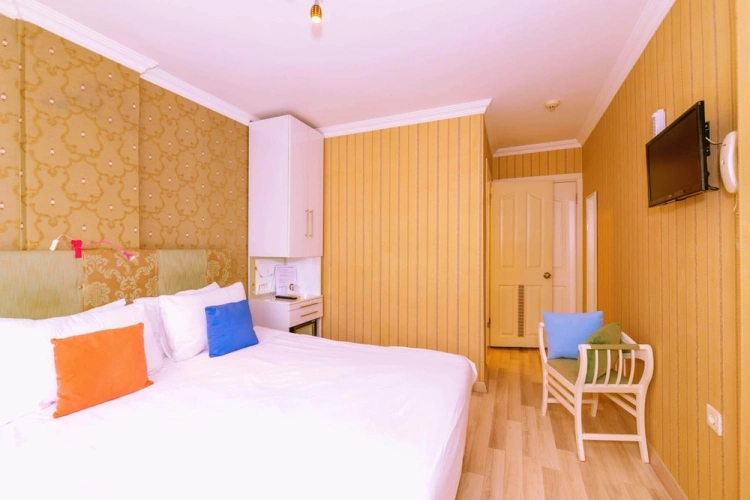 Standard Double room with city view