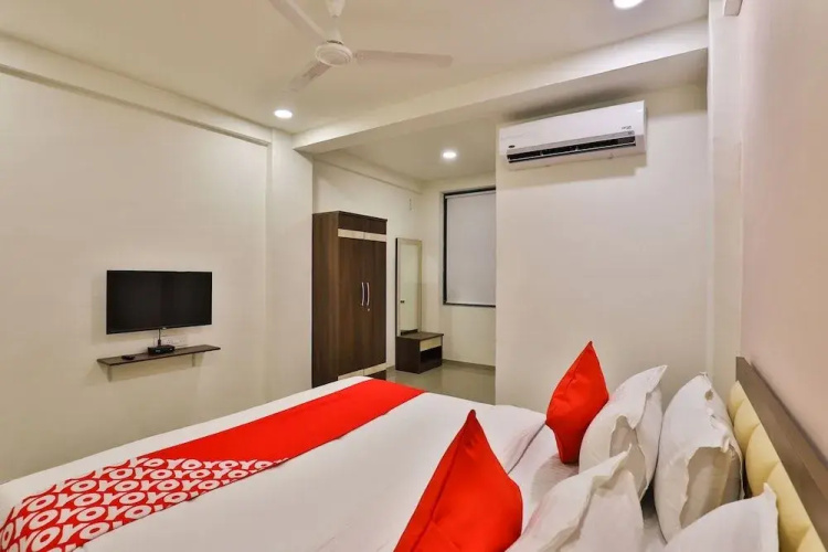 OYO 26578 Hotel Aashray