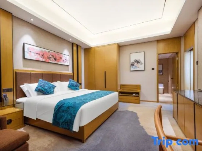 Luxury Suite