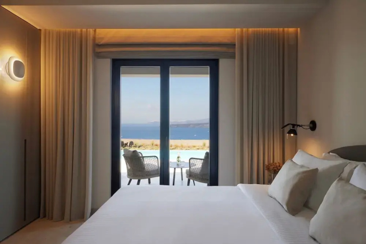 Aernia Suites & Art